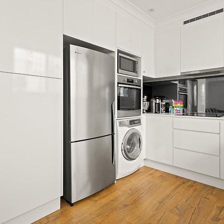 Chic Apartment Footsteps From Manly Beach Сідней Екстер'єр фото
