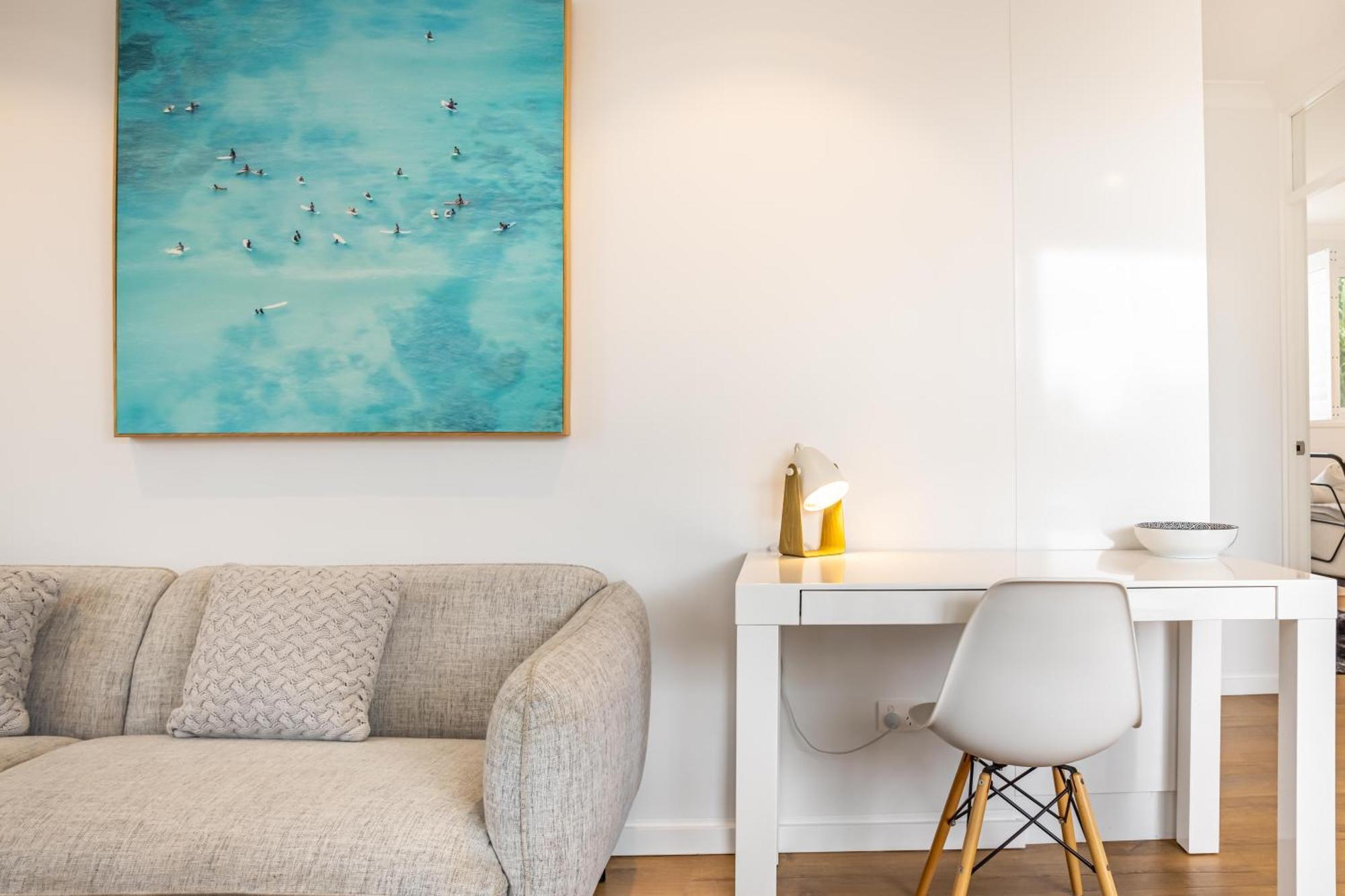 Chic Apartment Footsteps From Manly Beach Сідней Номер фото